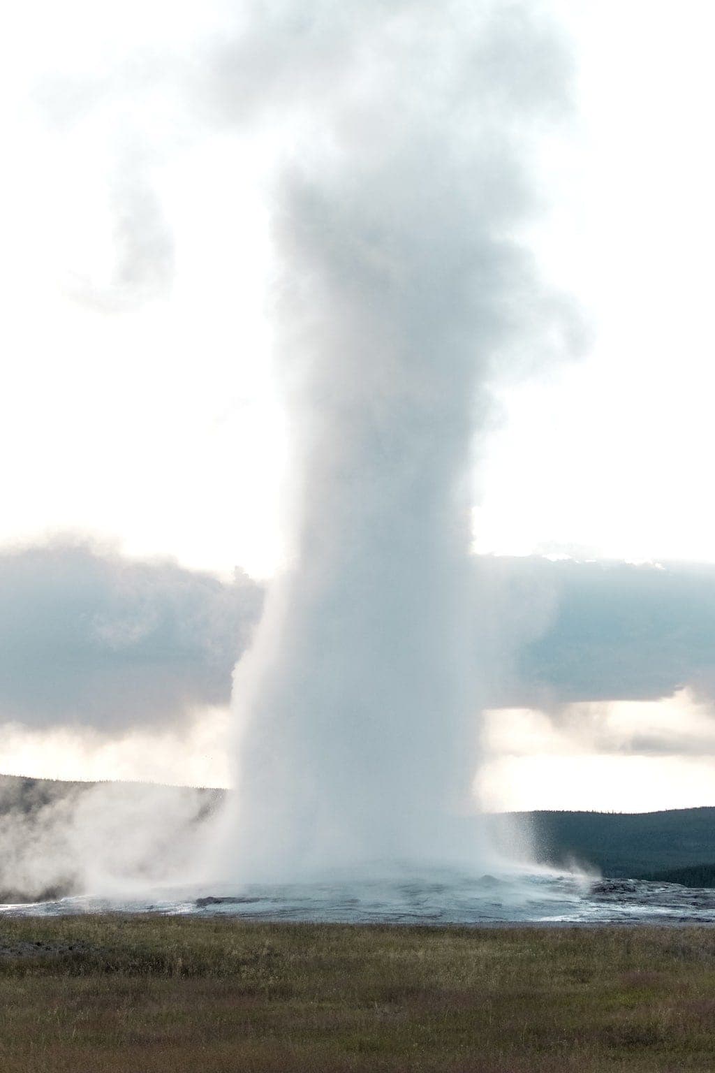 Attractions in Yellowstone: Old Faithful