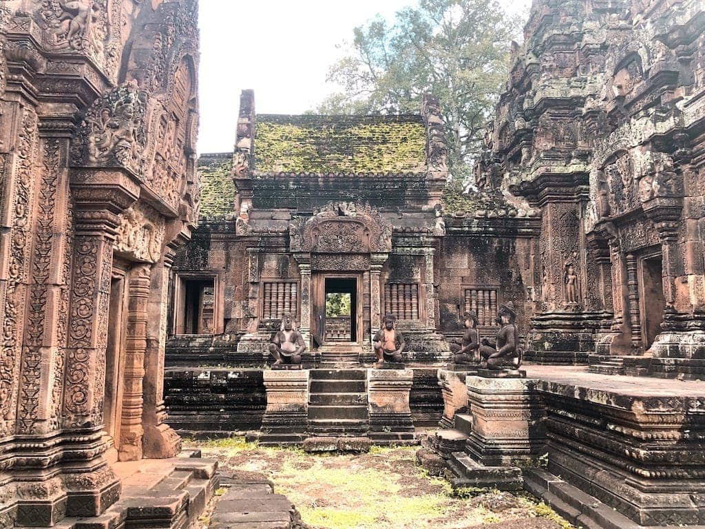 Must See Temples in Siem Reap: Banteay Srei