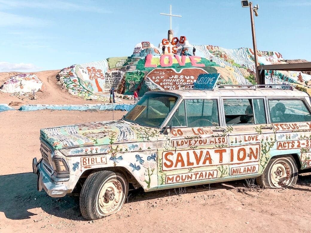salvation mountain california car